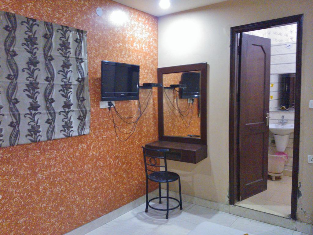 ניו דלהי Hotel Hridey Inn מראה חיצוני תמונה