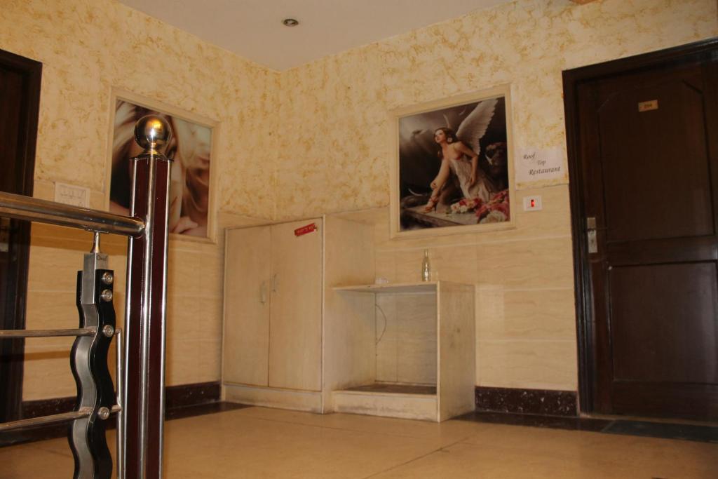ניו דלהי Hotel Hridey Inn מראה חיצוני תמונה